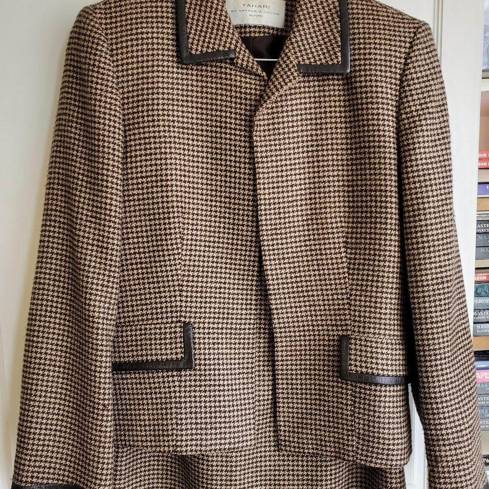 Handsome Skirt Suit in Brown Tweed.